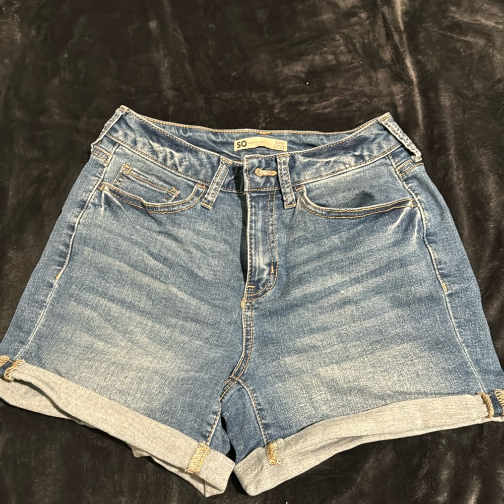 High Rise Curvy MIDI shorts , Size 3/26